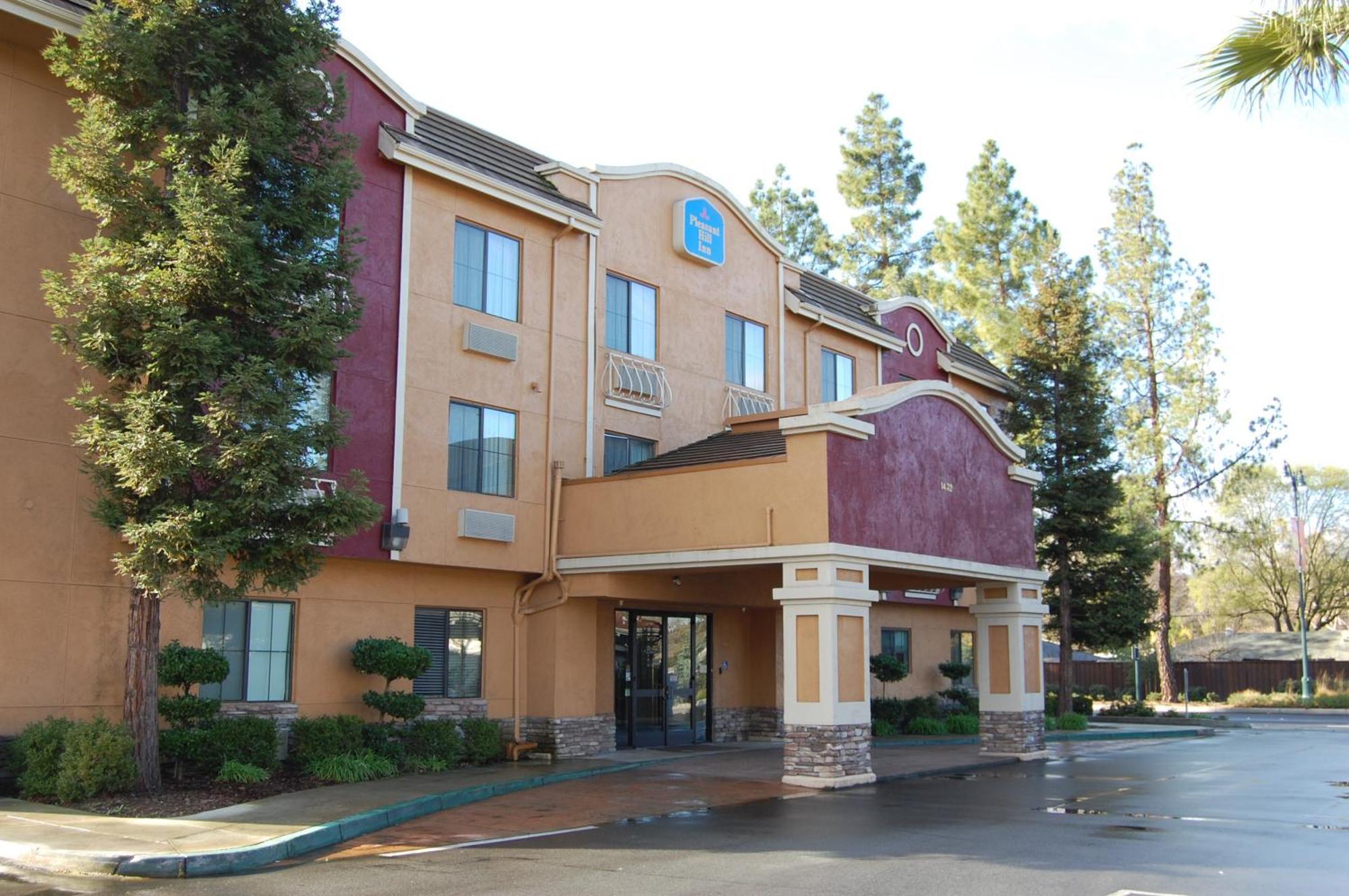 Pleasant Hill Inn Buitenkant foto