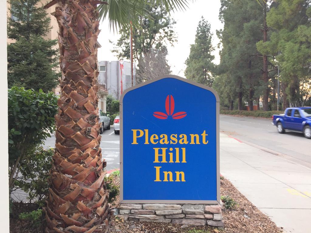 Pleasant Hill Inn Buitenkant foto