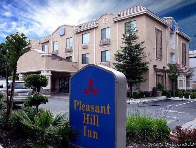 Pleasant Hill Inn Buitenkant foto