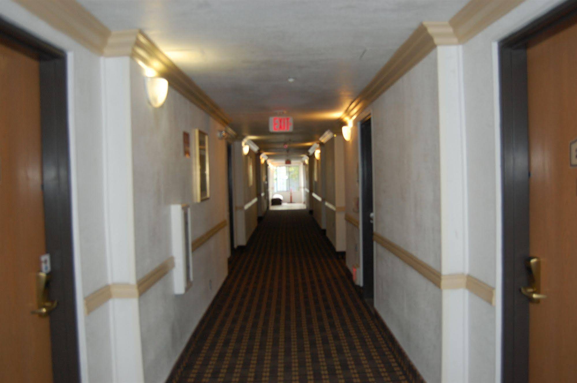 Pleasant Hill Inn Buitenkant foto